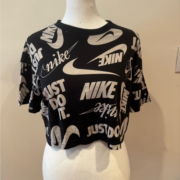 Nike logos T-Shirt - Picture 1 of 2